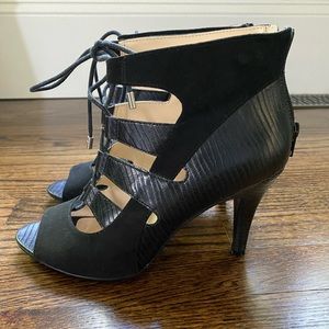 🖤 Black Suede / Faux Croc Tie Heels 🖤